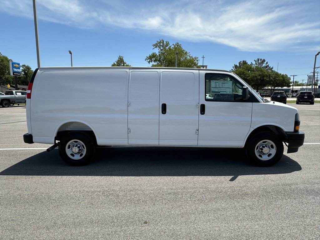 2025 Chevrolet Express Cargo 2500 Van photo 3