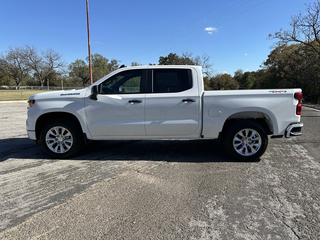 2026 Chevrolet Silverado 1500 Custom photo 2