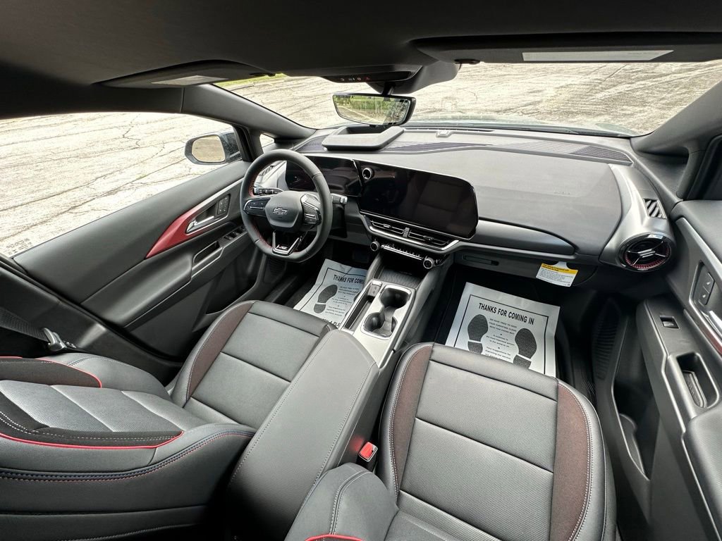 2025 Chevrolet Equinox EV RS - Photo 12