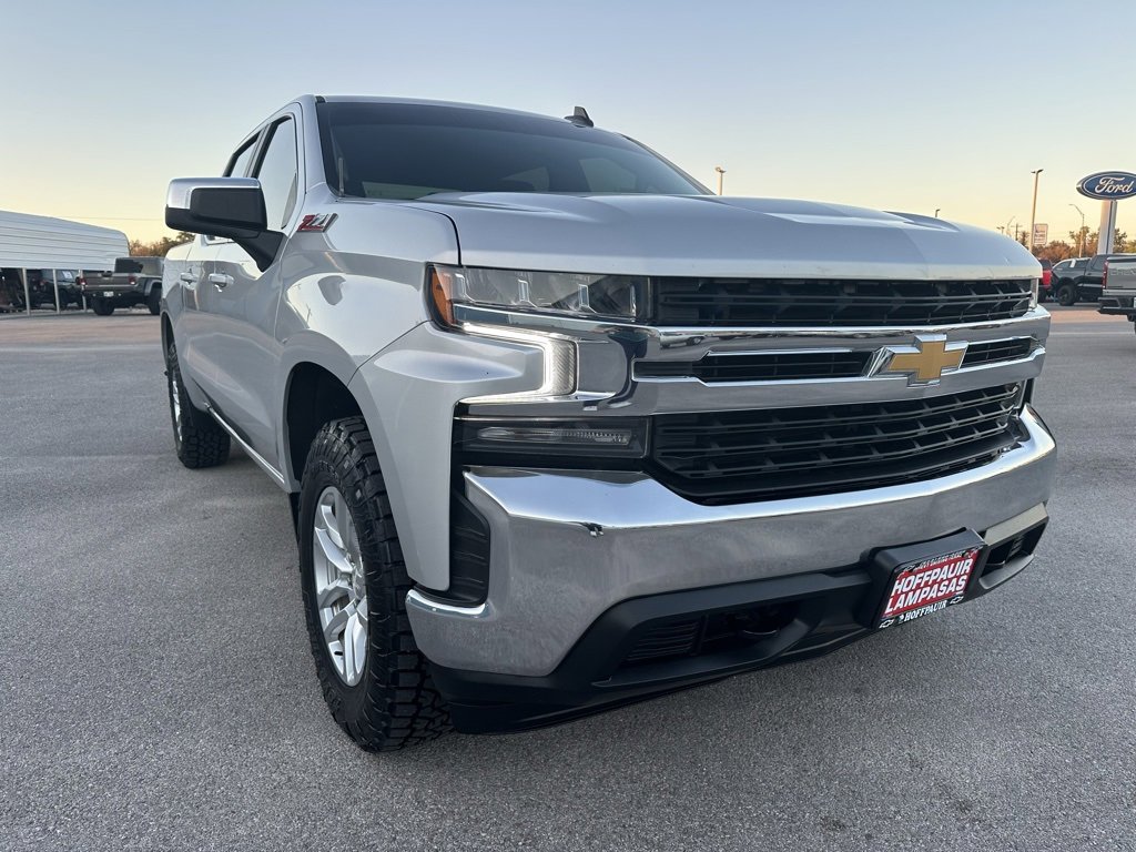 2022 Chevrolet Silverado 1500 LT photo 4