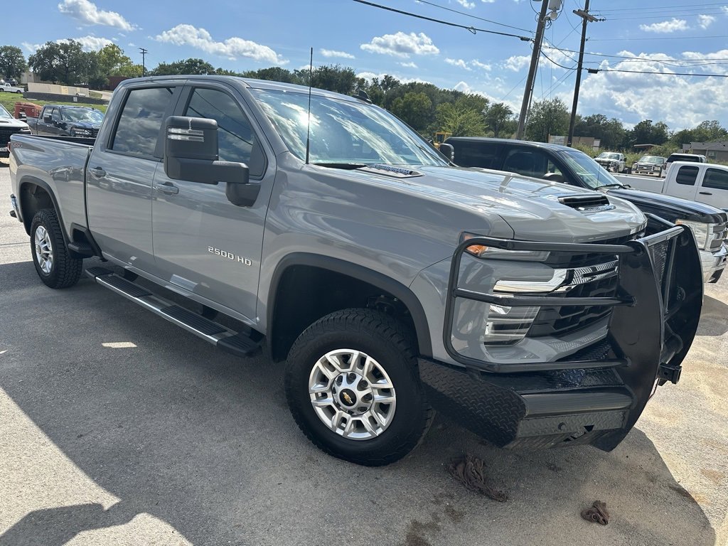 2024 Chevrolet Silverado 2500HD LT photo 4