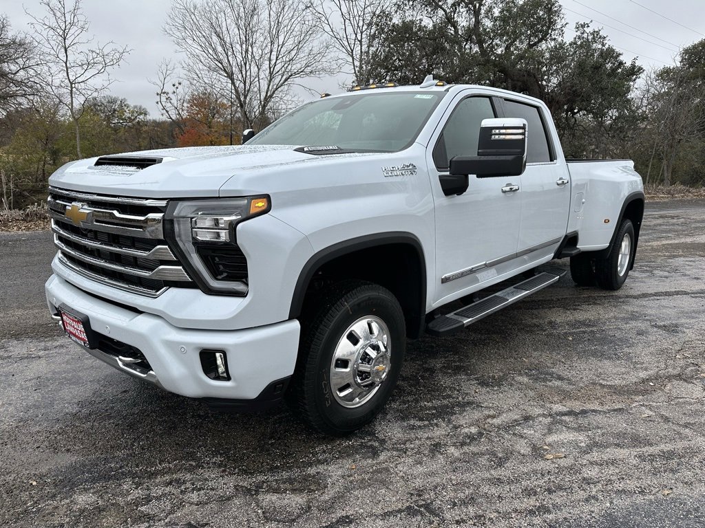 2026 Chevrolet Silverado 3500HD High Country's photo