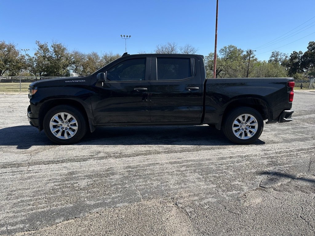 2024 Chevrolet Silverado 1500 Custom photo 2
