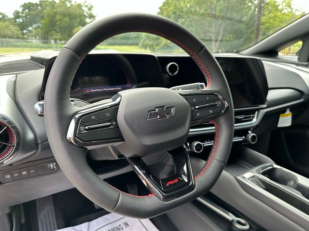 2025 Chevrolet Equinox EV RS - Photo 31