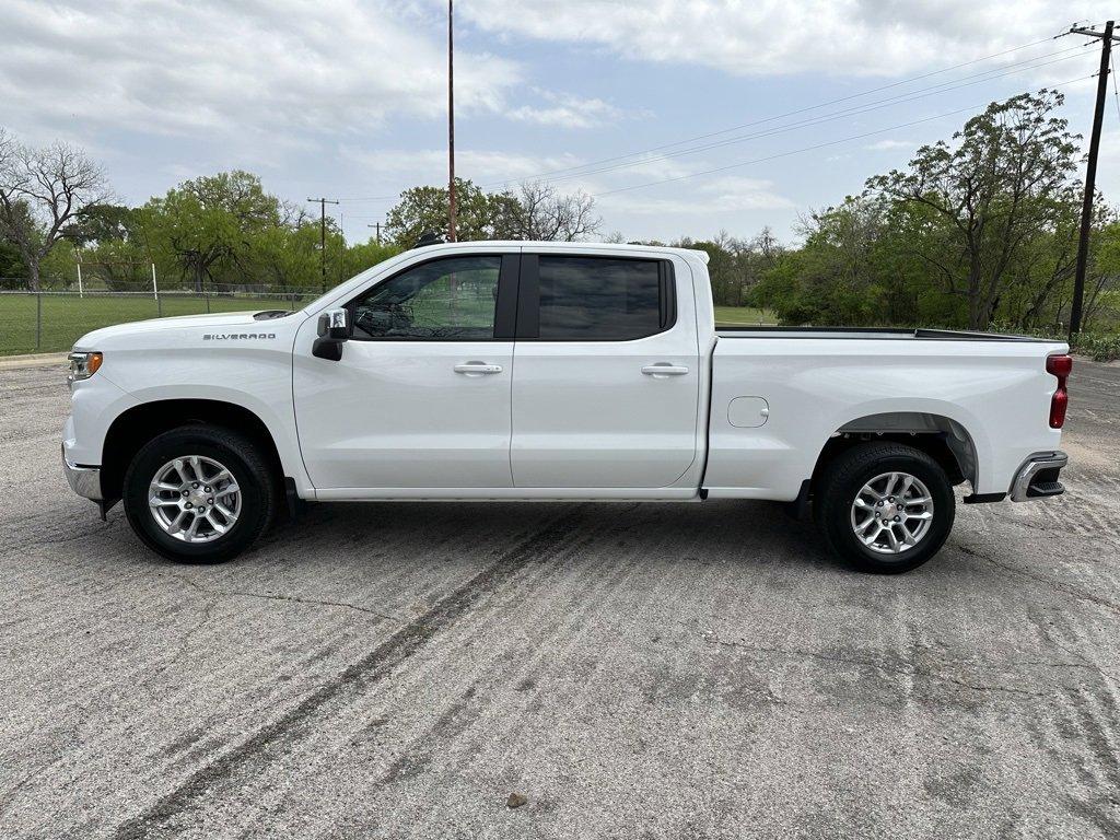 2025 Chevrolet Silverado 1500 LT photo 2