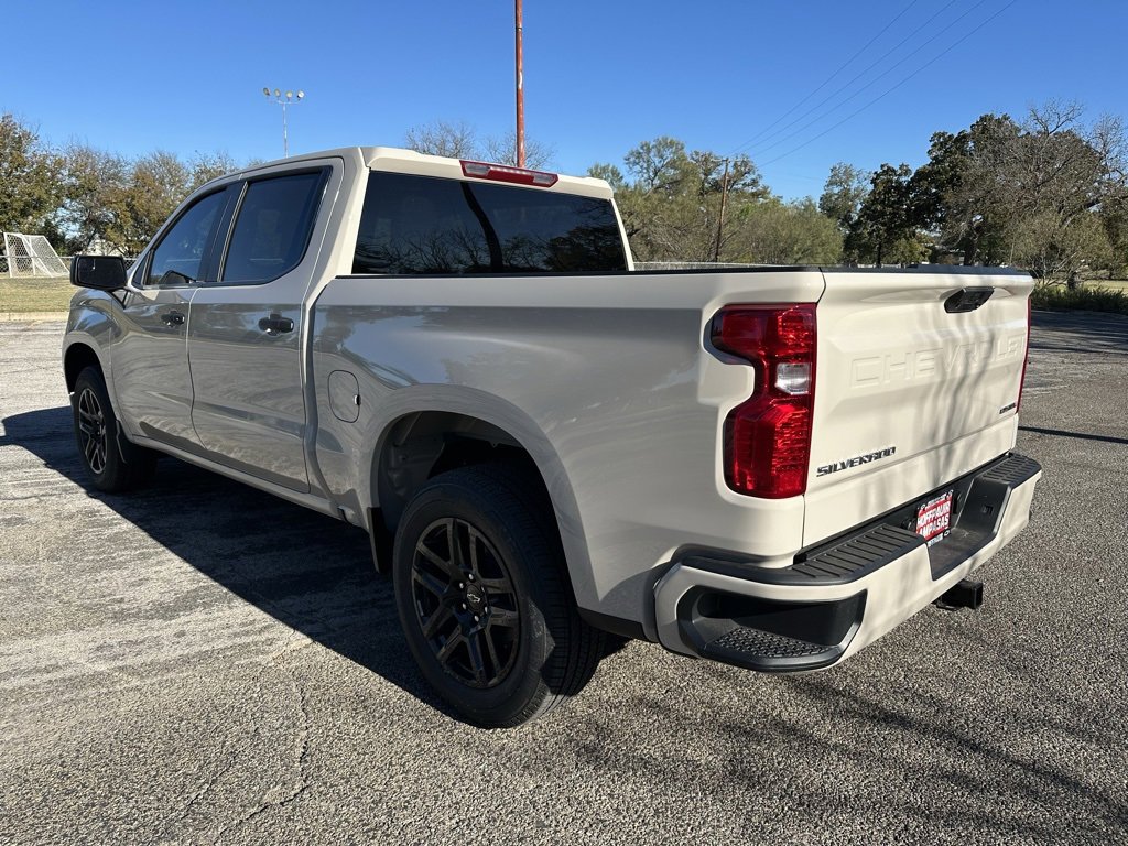 2026 Chevrolet Silverado 1500 Custom photo 3