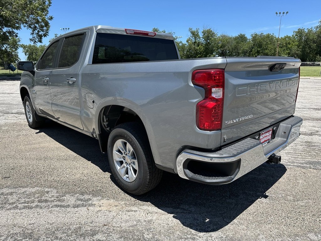 2025 Chevrolet Silverado 1500 LT photo 3
