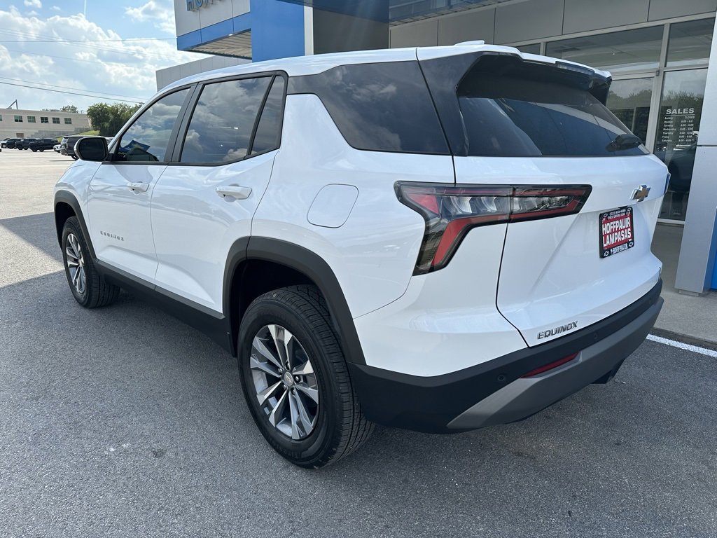 2026 Chevrolet Equinox LT photo 2