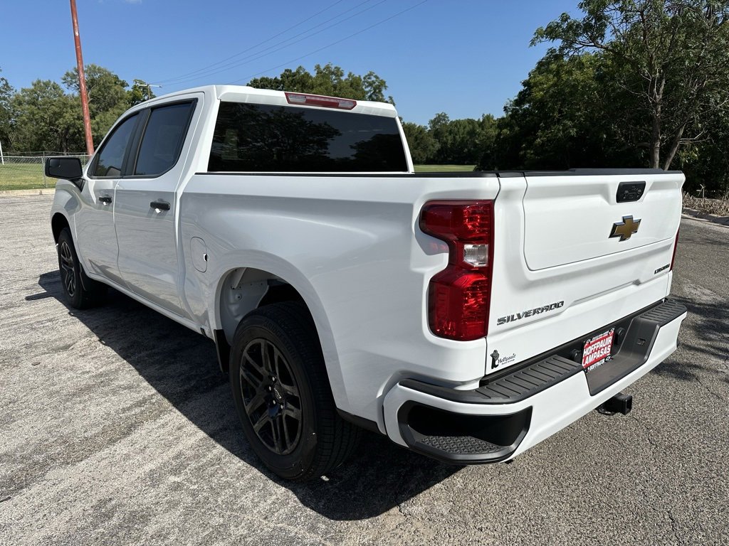 2025 Chevrolet Silverado 1500 Custom photo 3