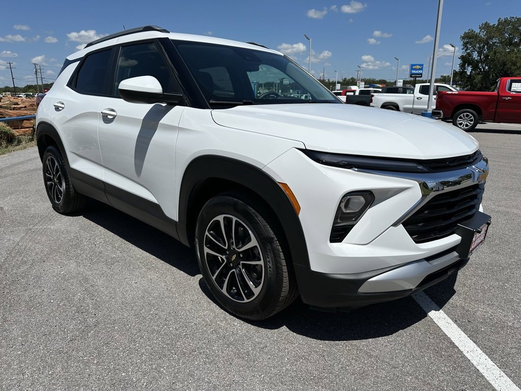 2025 Chevrolet Trailblazer LT photo 4