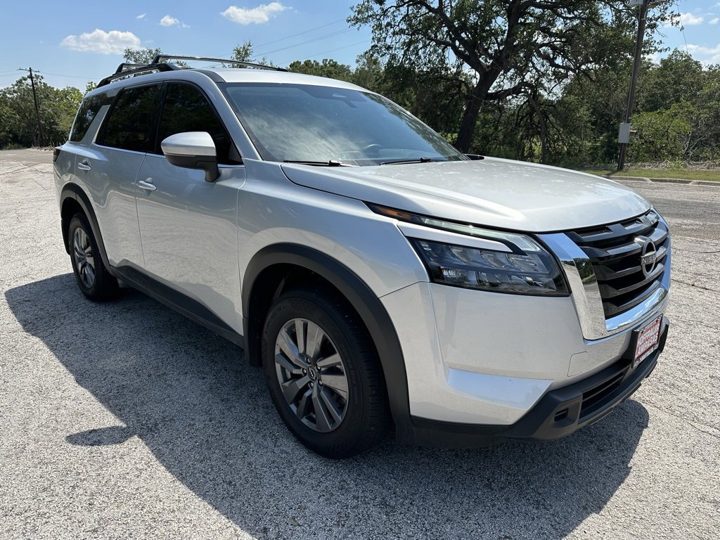 2024 Nissan Pathfinder SV photo 4