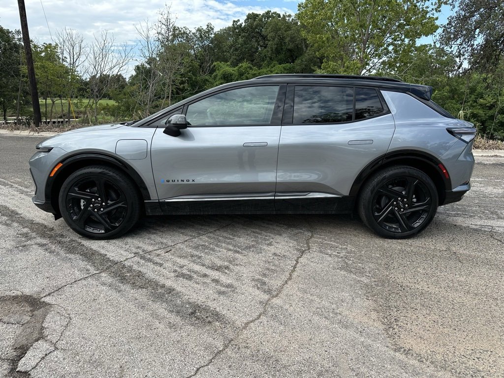 2025 Chevrolet Equinox EV 3RS photo 2