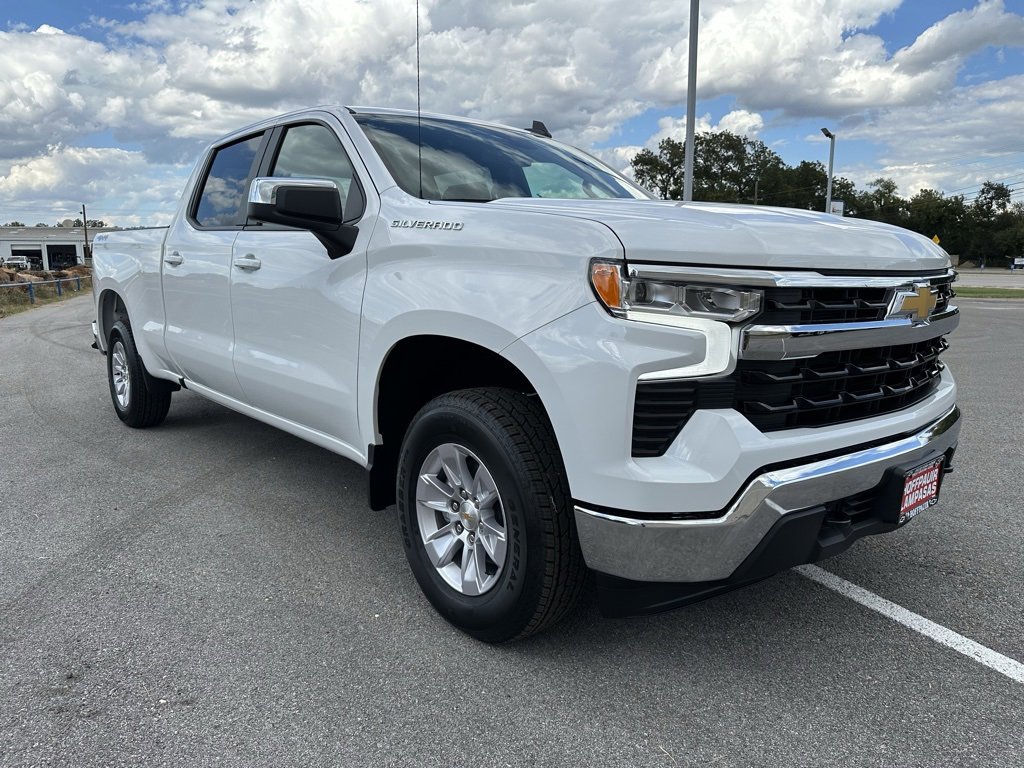 2026 Chevrolet Silverado 1500 LT photo 4