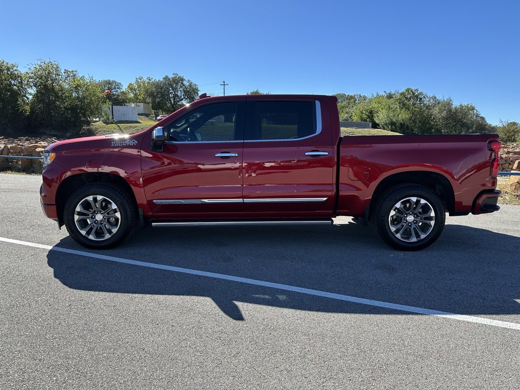 2023 Chevrolet Silverado 1500 High Country photo 2