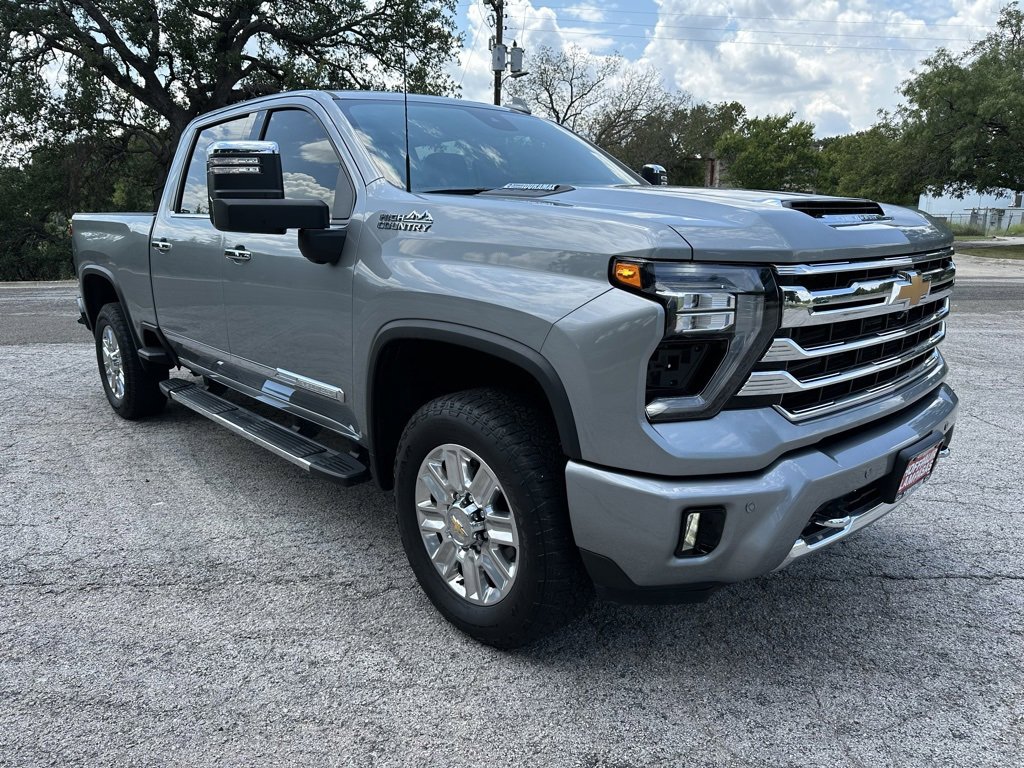 2024 Chevrolet Silverado 3500HD High Country photo 4