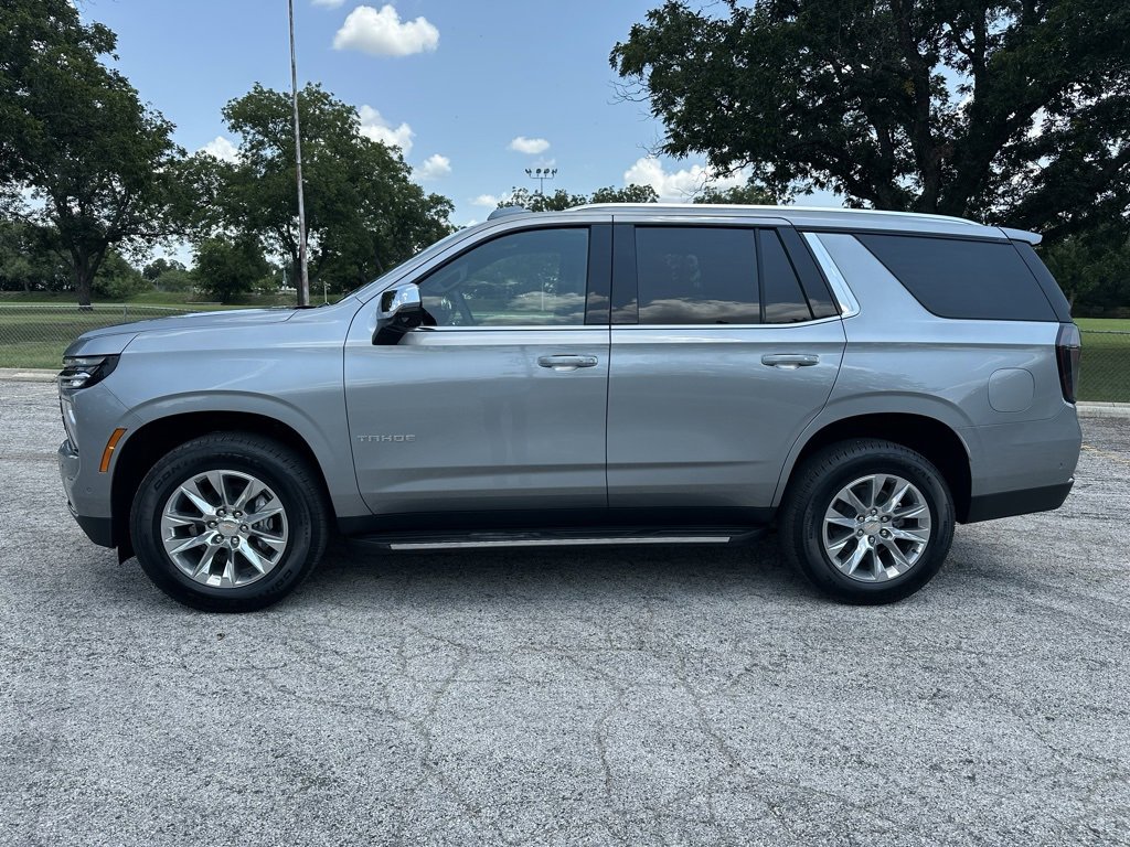 2025 Chevrolet Tahoe Premier photo 2
