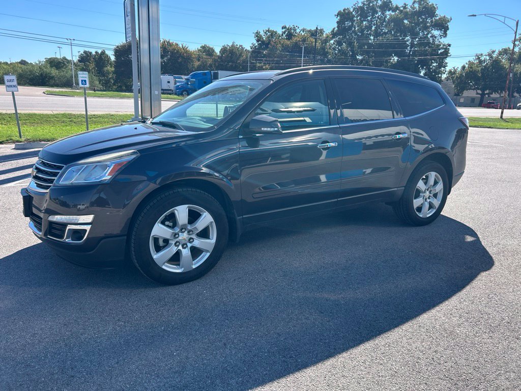 Used 2017 Chevrolet Traverse 1LT with VIN 1GNKRGKD8HJ227859 for sale in Lampasas, TX