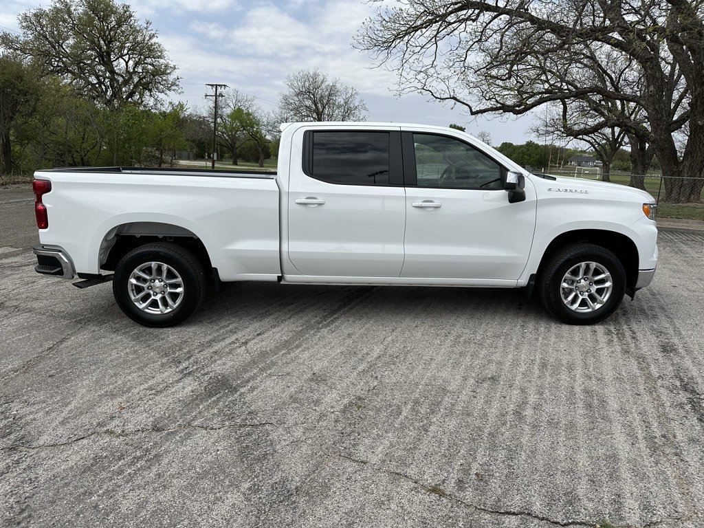 2025 Chevrolet Silverado 1500 LT photo 4