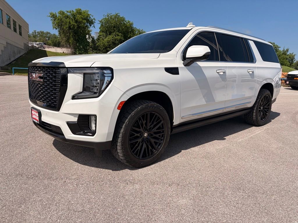 2023 GMC Yukon Denali AWD's photo