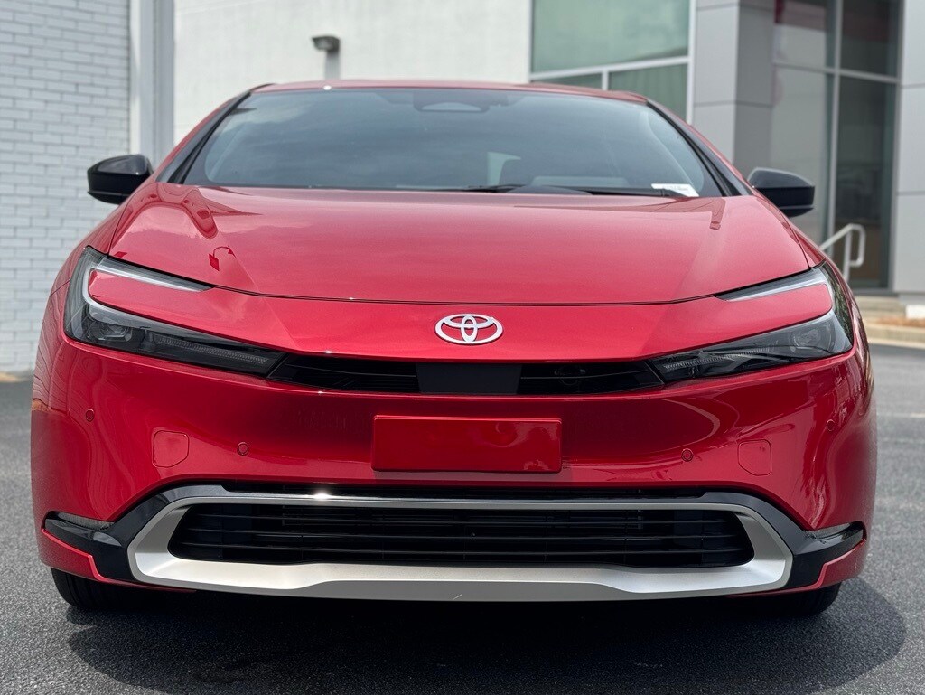 2025 Toyota Prius Plug-in Hybrid XSE photo 3
