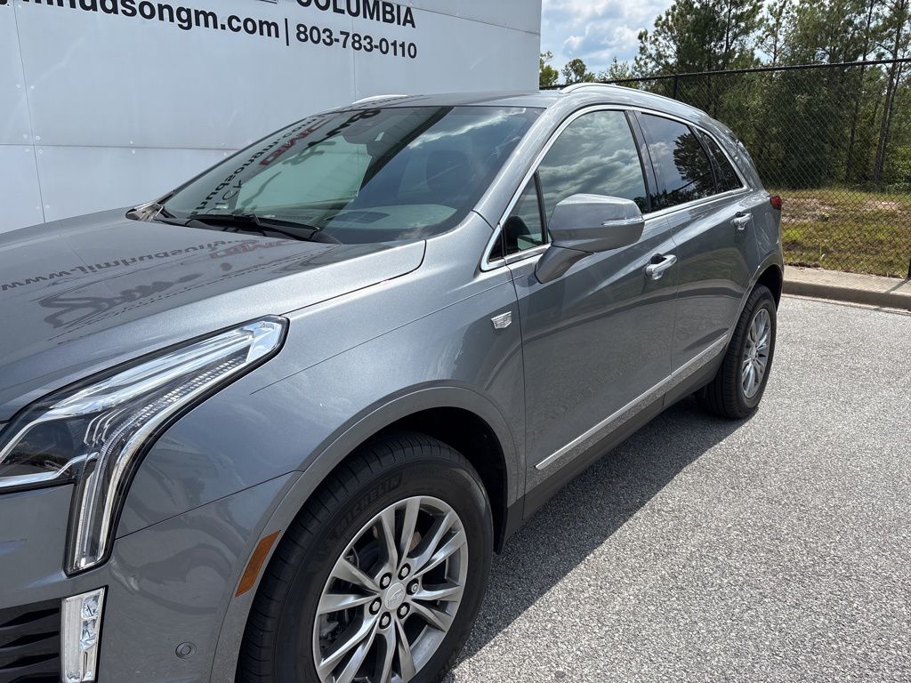 2021 Cadillac XT5 Premium Luxury photo 2