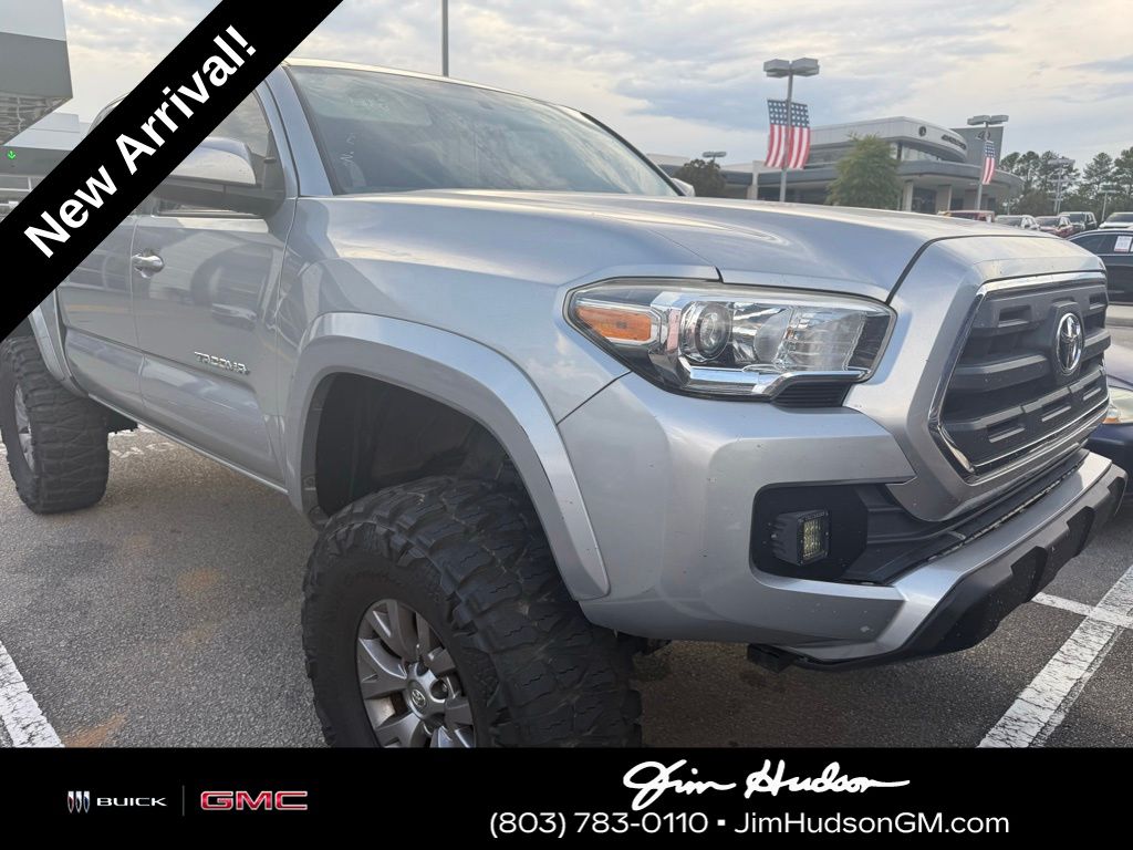 2017 Toyota Tacoma SR5 V6 photo 2
