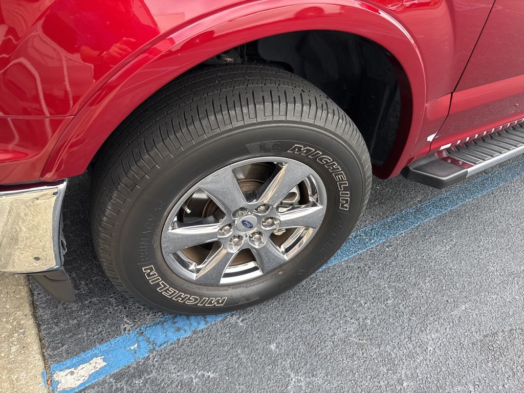 2019 Ford F-150 Lariat photo 2