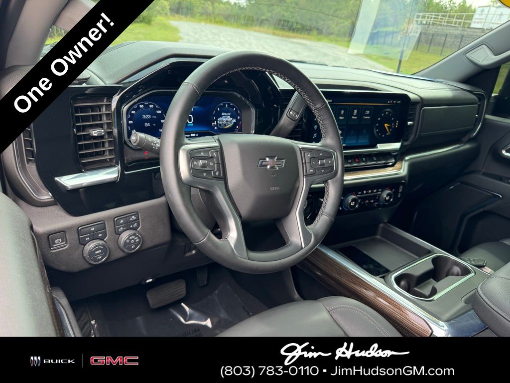 2024 Chevrolet Silverado 2500HD LT photo 3