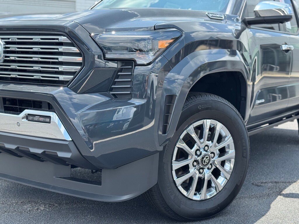 2025 Toyota Tacoma Limited photo 4