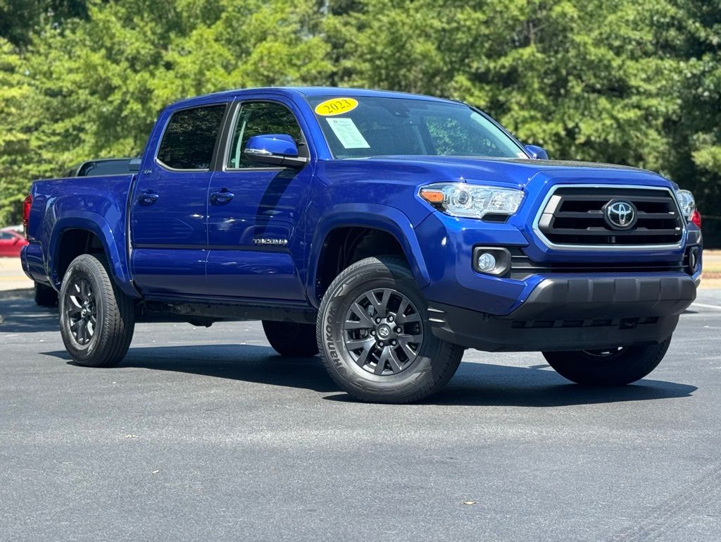 2023 Toyota Tacoma 4x4 SR5 photo 2