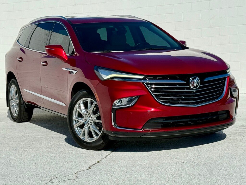 2023 Buick Enclave Premium photo 2