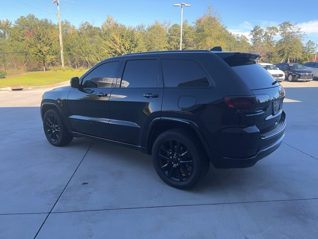 Used 2020 Jeep Grand Cherokee Laredo SUV