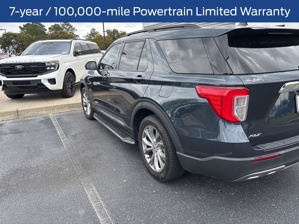 2023 Ford Explorer XLT photo 2