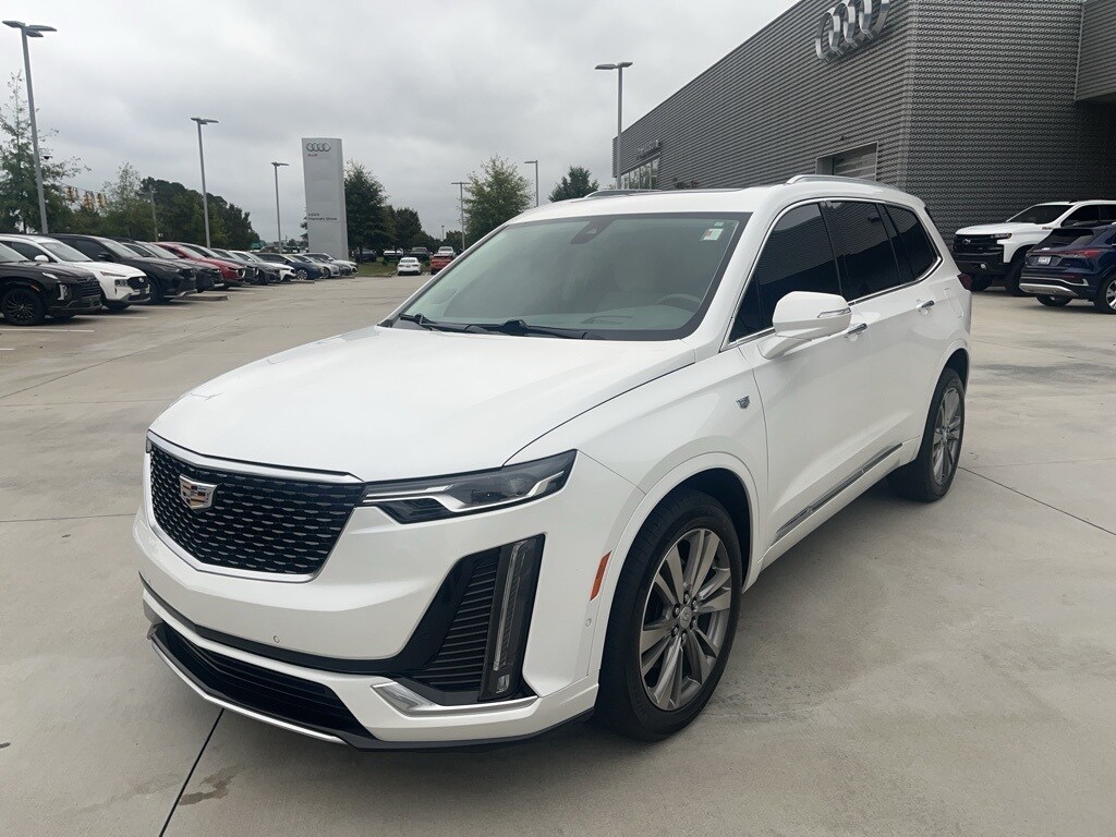 2021 Cadillac XT6 Premium Luxury photo 2