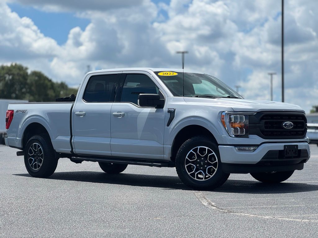 2022 Ford F-150 XLT photo 2