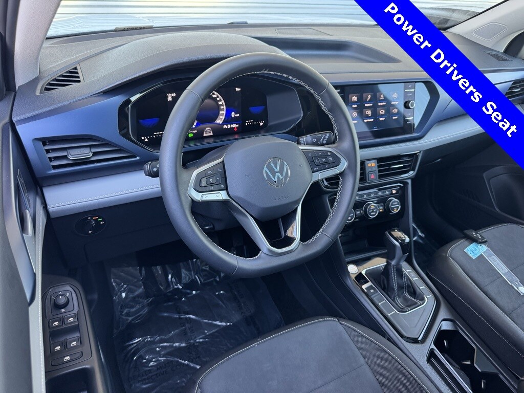2024 Volkswagen Taos SE photo 3
