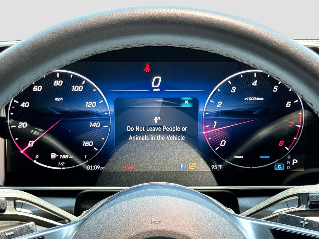 2025 Mercedes Benz GLC 300 4MATIC photo 2