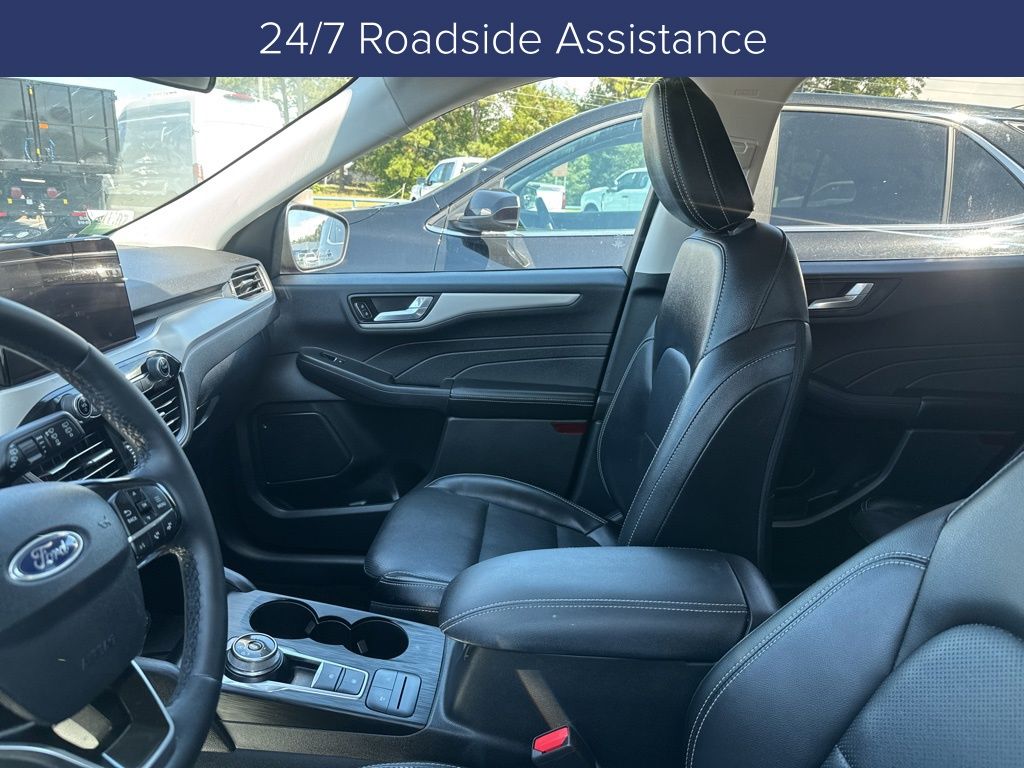 2022 Ford Escape SEL photo 4