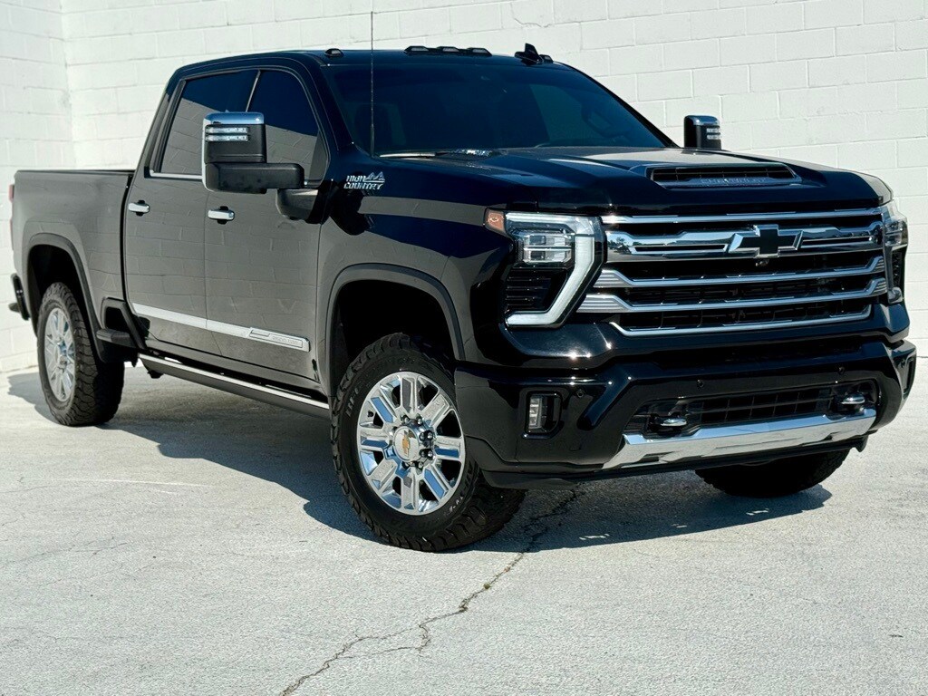 2024 Chevrolet Silverado 2500HD High Country photo 2