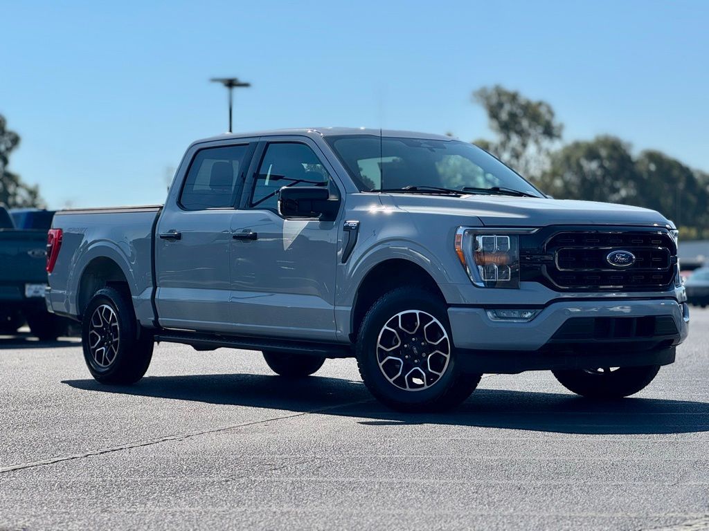 2023 Ford F-150 XLT photo 2