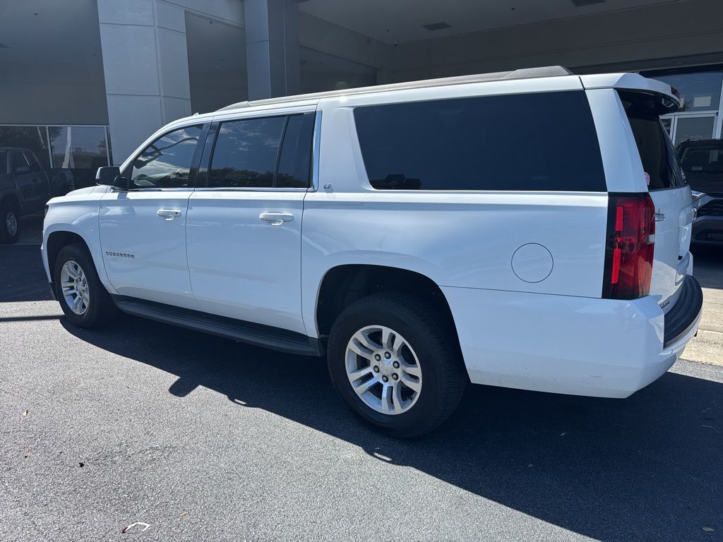 2018 Chevrolet Suburban LT photo 4