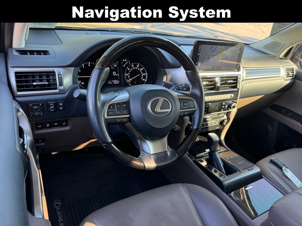 2023 Lexus GX 460 Luxury photo 3
