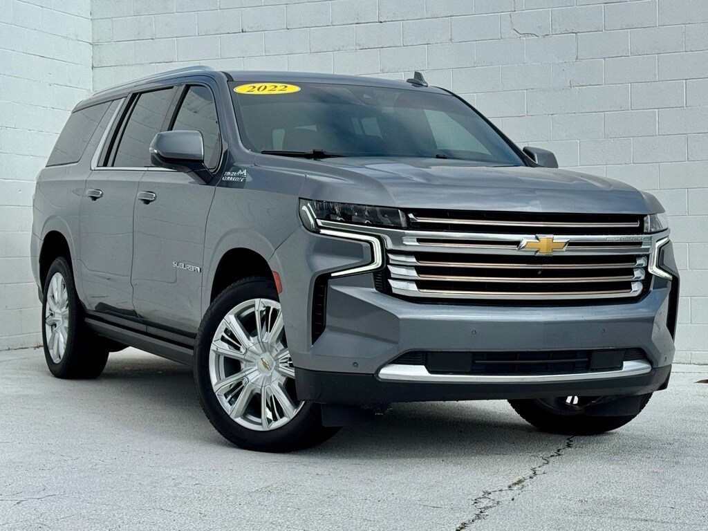 2022 Chevrolet Suburban High Country photo 2