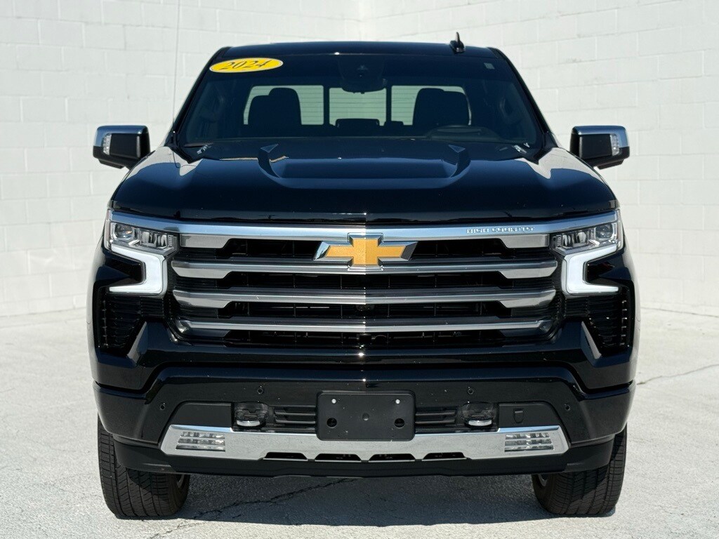 2024 Chevrolet Silverado 1500 High Country photo 3