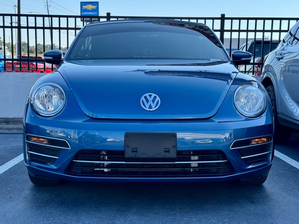 2019 Volkswagen Beetle Convertible S photo 2