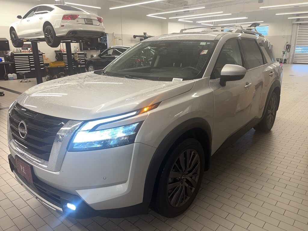 Used 2022 Nissan Pathfinder SL SUV