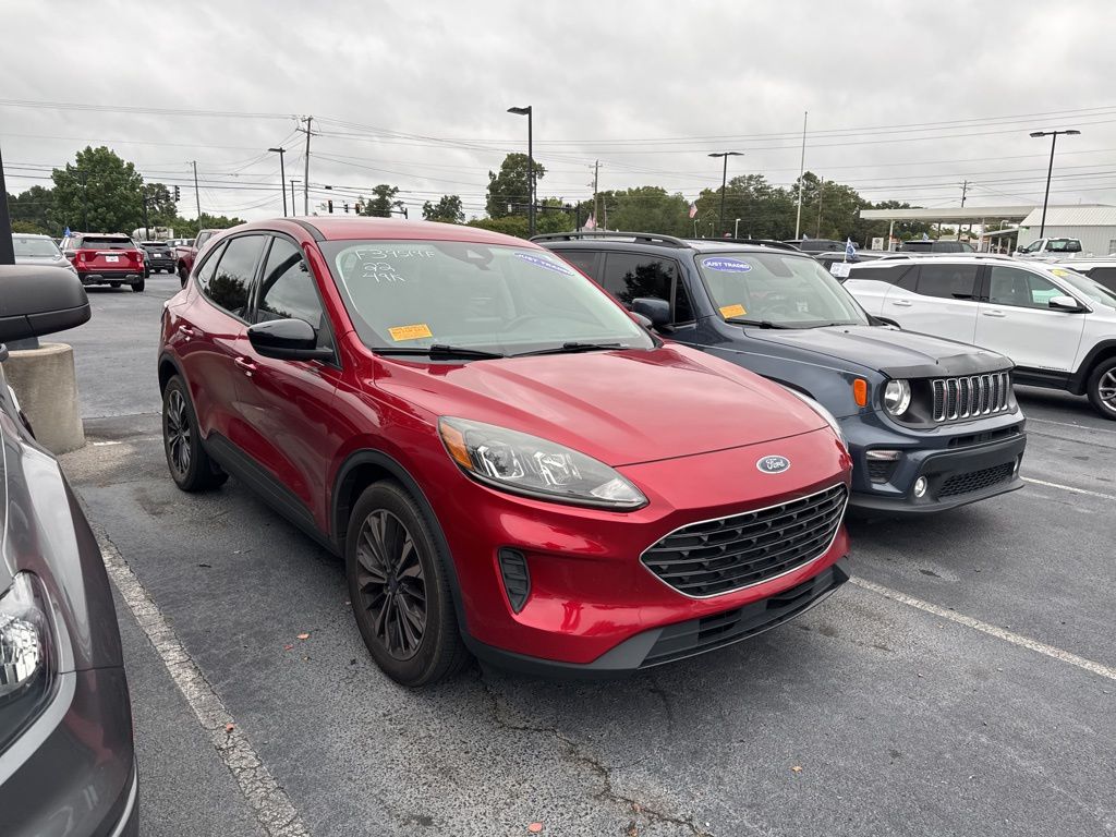 2022 Ford Escape SE photo 2