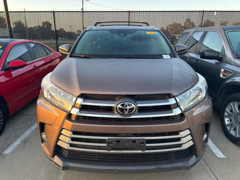 2017 Toyota Highlander Limited photo 2