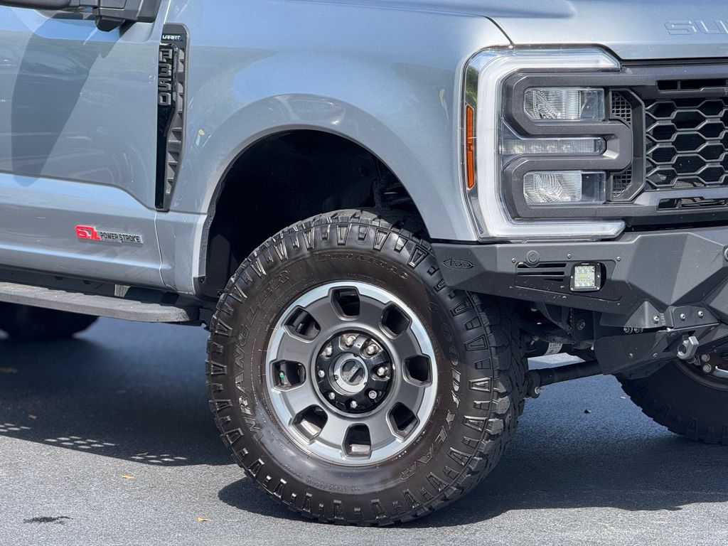 2024 Ford F-350 Lariat photo 3