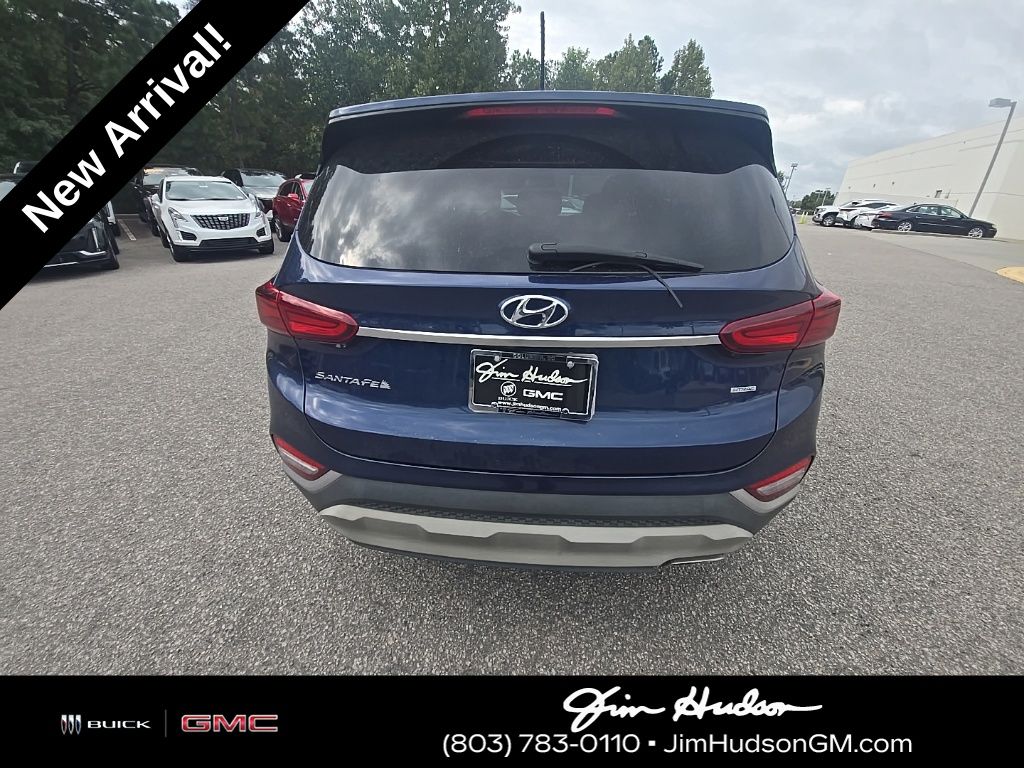 2019 Hyundai Santa Fe SE photo 2